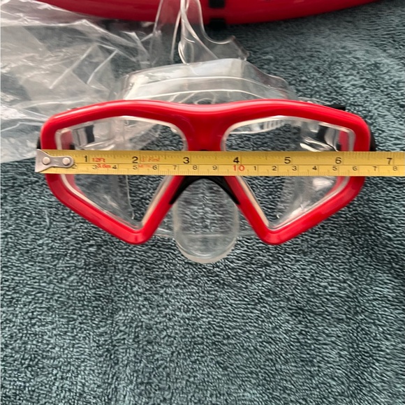 AQUA LUNG SWIM MASK AND SNORKEL- NEW RED AND BLACK- ADULT SIZE - Picture 2 of 11
